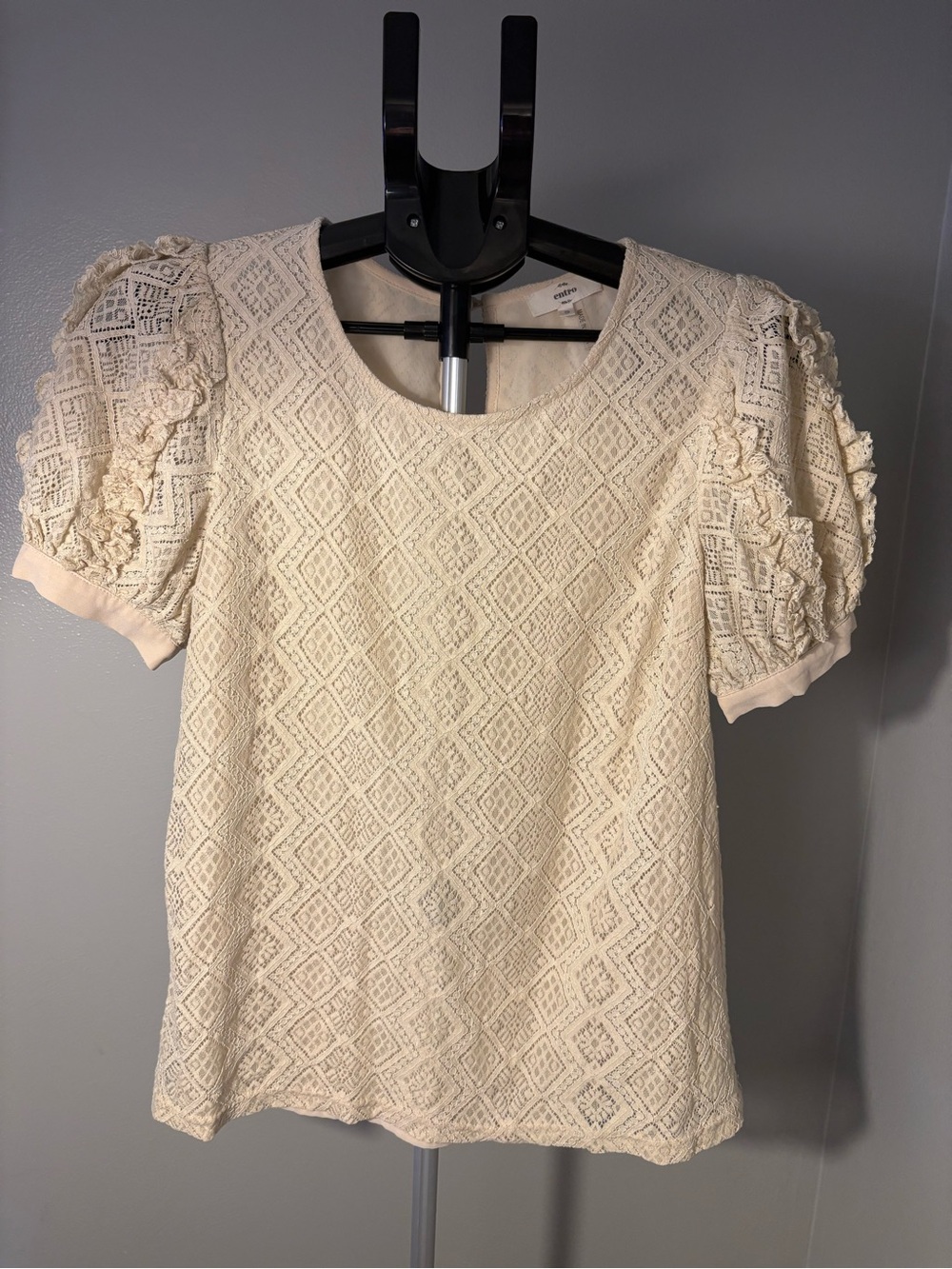 entro Cream Lace Puff Sleeve Blouse